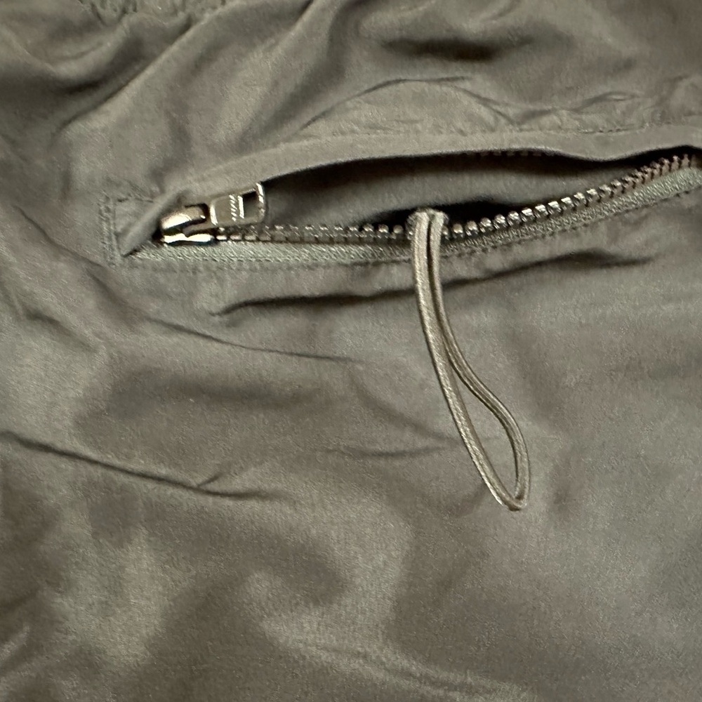 Carhartt Wip black shorts. Never worn. - Picture 3 of 9